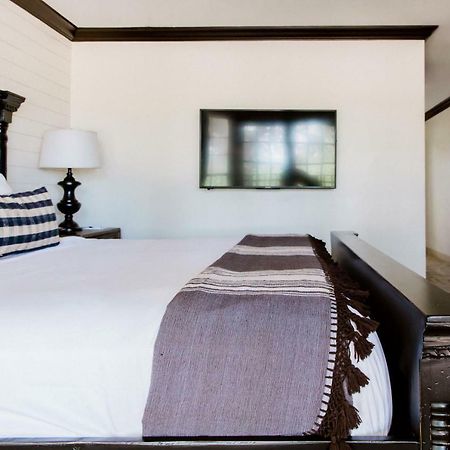 Hillside Boutique Hotel Castroville Exterior foto