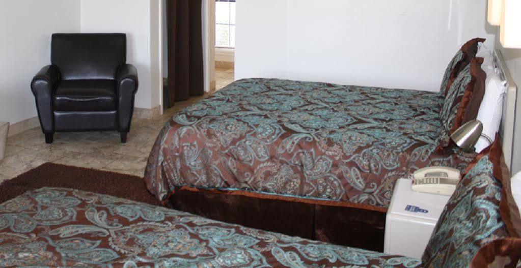 Hillside Boutique Hotel Castroville Exterior foto